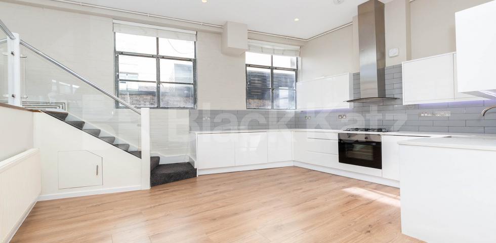 			WAREHOUSE CONVERSION IN ANGEL-OLD STREET-SHOREDITCH, 2 Bedroom, 1 bath, 1 reception Flat			 EAGLE HOUSE-EAGLE WHARF ROAD, ANGEL-OLD STREET-SHOREDITCH